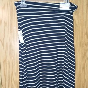 Old Navy s black/white striped skirt